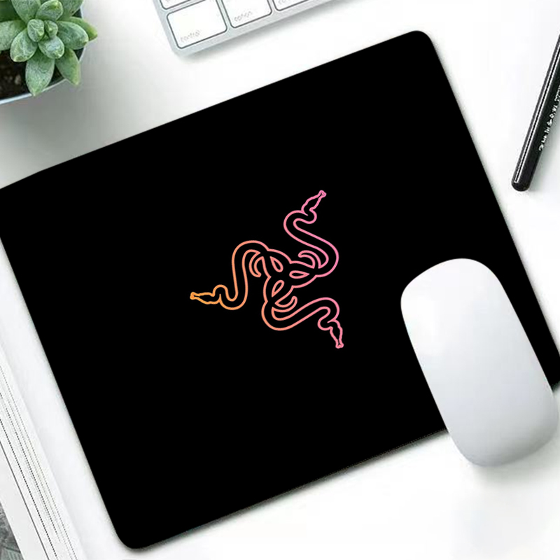 Gaming Console Portable Pc - Razer Luxury Mouse Pad Anime Gamer